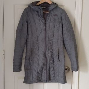 Fantastic midweight North Face parka